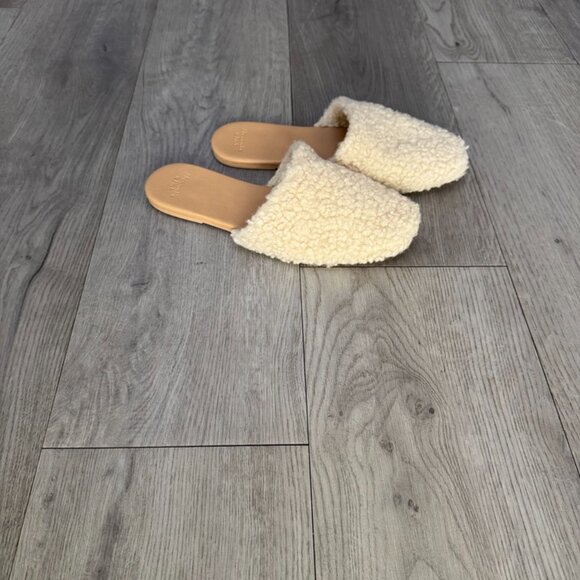 Fuzzy Abercrombie Mule Slippers - Picture 3 of 3